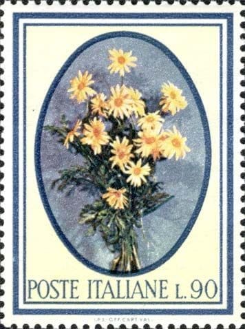 Italian postage stamp showing a bouquet of daisies